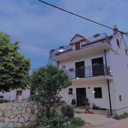 Vrlika Mare B&B 외부 사진
