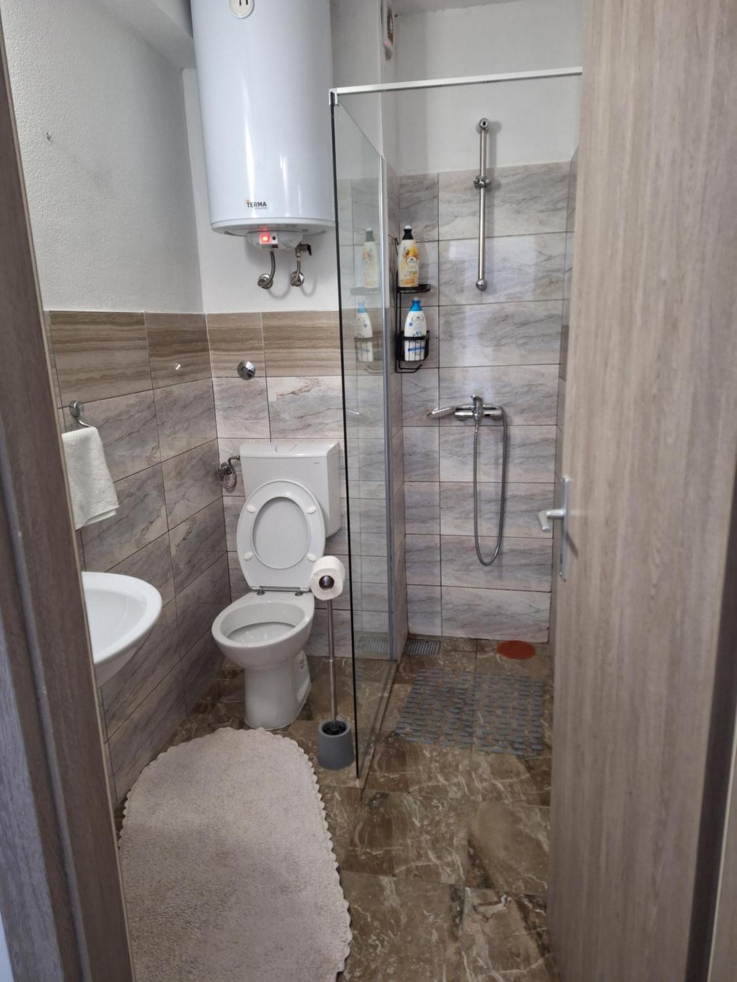 Vrlika Mare B&B 외부 사진